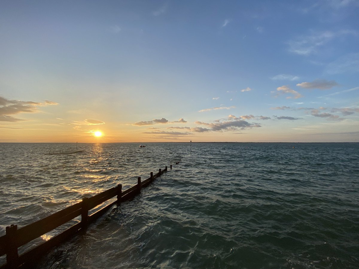 @VisitIOW @ntisleofwight Colwell Bay! Have watched many a beautiful sunset there. Looking forward to being there again next week when we’re on the island again