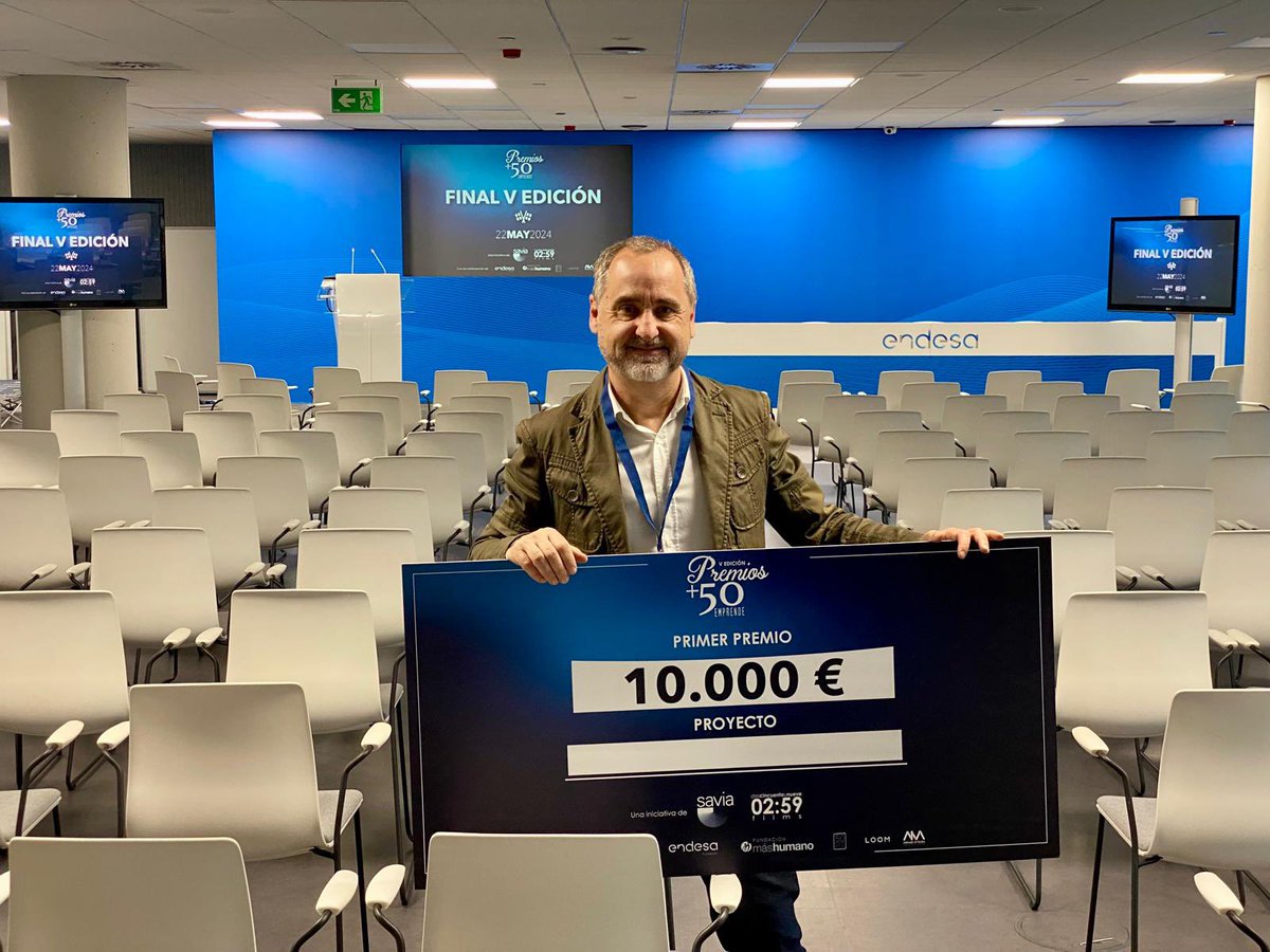 Todo listo para celebrar en <a href="/Endesa/">endesa</a> mañana la V Edición. Un evento que testimonia que la vitalidad, la sabiduría y la creatividad florecen en cualquier momento de la vida… 💥

Nuestro director  <a href="/flallanam/">Fernando Lallana</a> deseando conocer quiénes serán elegidos emprendedores séniors 2024 🥇🥈🥉