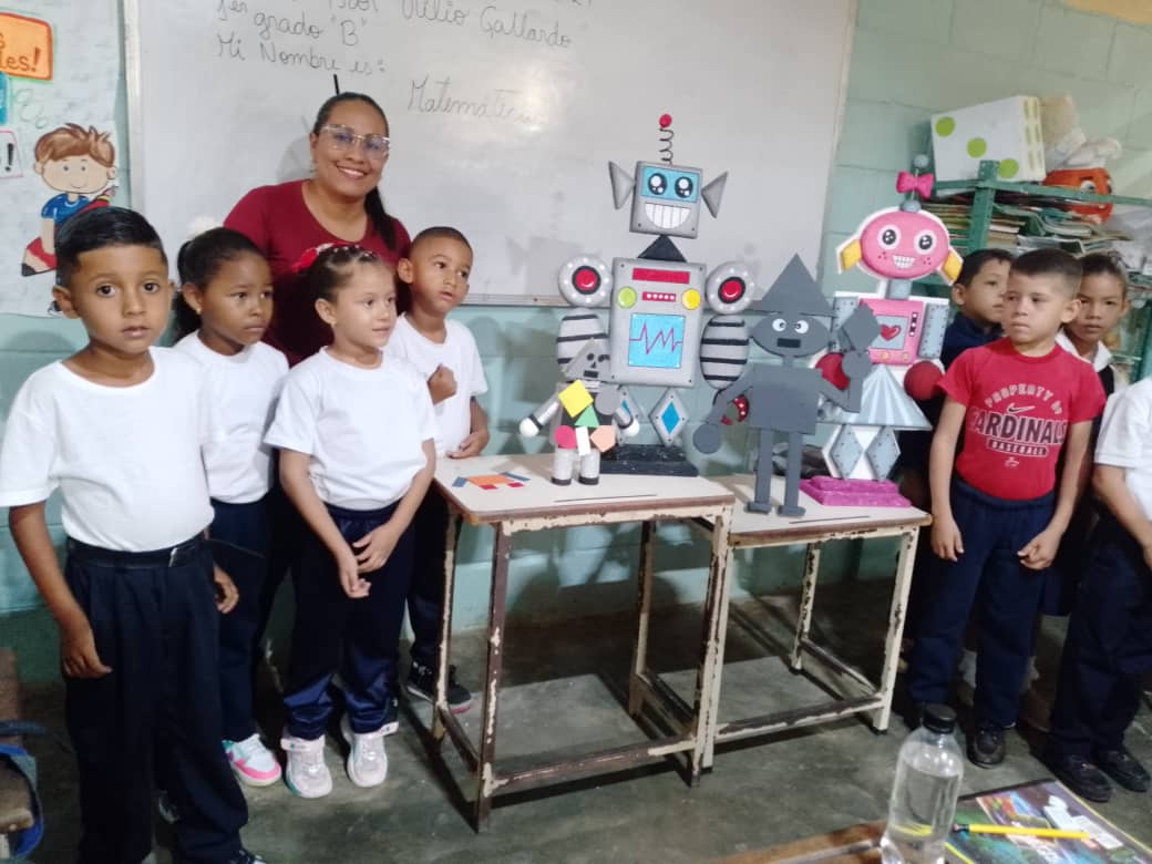 salasimonplanas's tweet photo. #21May HERMOSOS JUEGOS DIDÁCTICOS DE FIGURAS GEOMÉTRICAS, POR NUESTROS ESCOLARES DE 1ER GRADO DE LA EB PROF. OTILIO GALLARDO!
#VenezuelaSeCrece
@NicolasMaduro
@MPPEDUCACION
@_LaAvanzadora
@cdcelara  
@EleamerAbdala 
@au https://t.co/BLODfEy8Sk