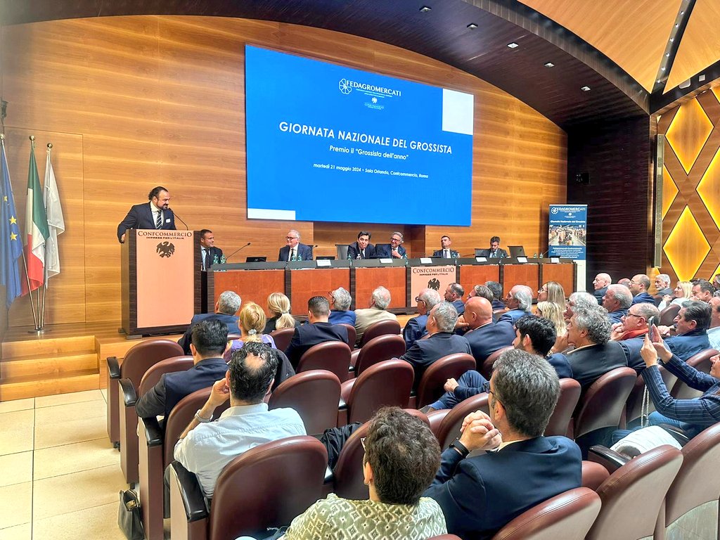 Nuestro presidente Andrés Suárez interviene en la Jornada Nacional de Mayoristas Italianos, organizada por <a href="/fedagroconf/">Fedagromercati</a> en Roma para poner en valor la labor de las empresas mayoristas y Mercados Centrales de Frutas y Hortalizas en Europa, eslabón esencial en la #CadenaAlimentaria