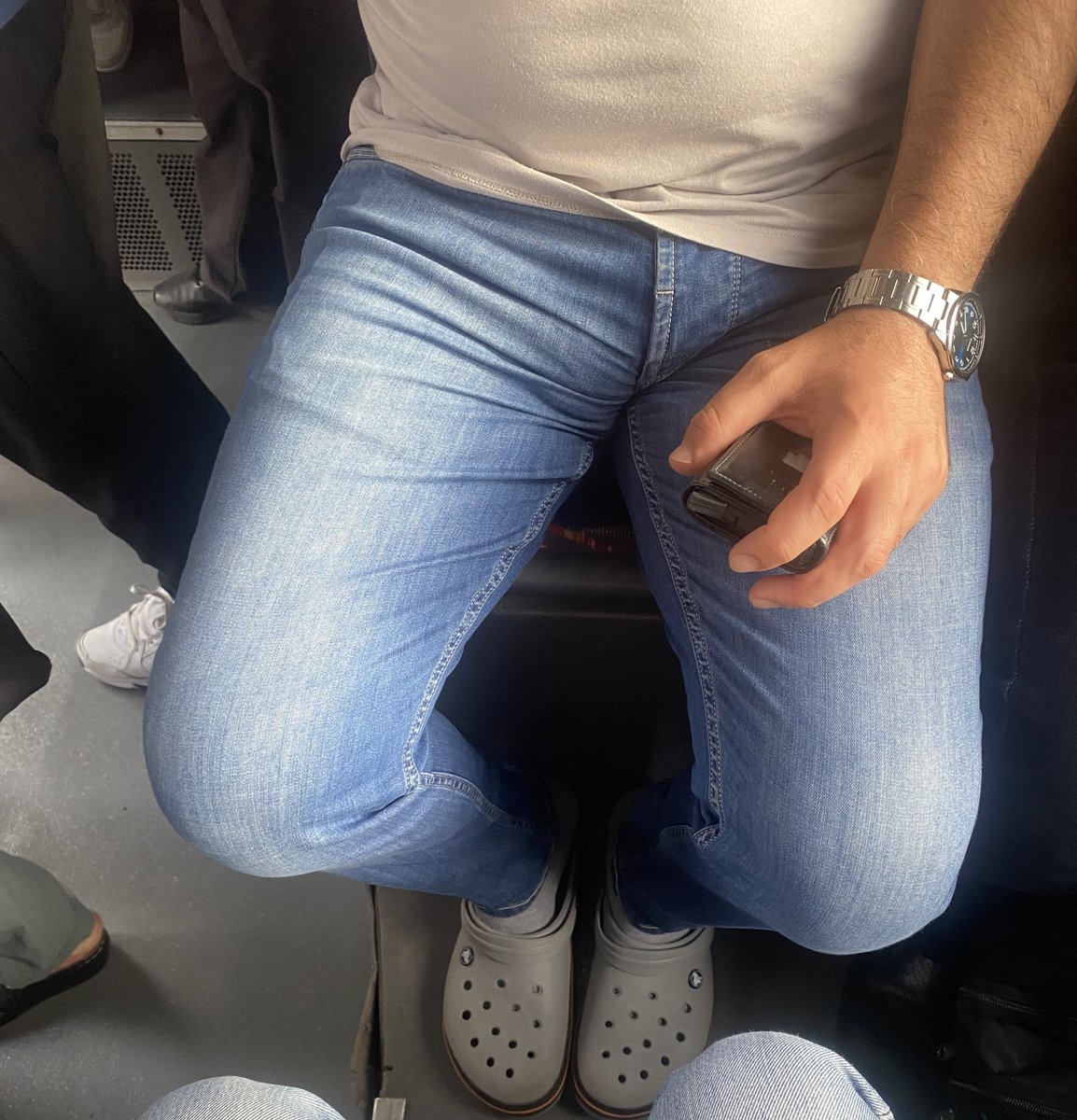 cruisinglovertr's tweet photo. Balls to the rights #cruisingbus https://t.co/cbZOp5p9b4