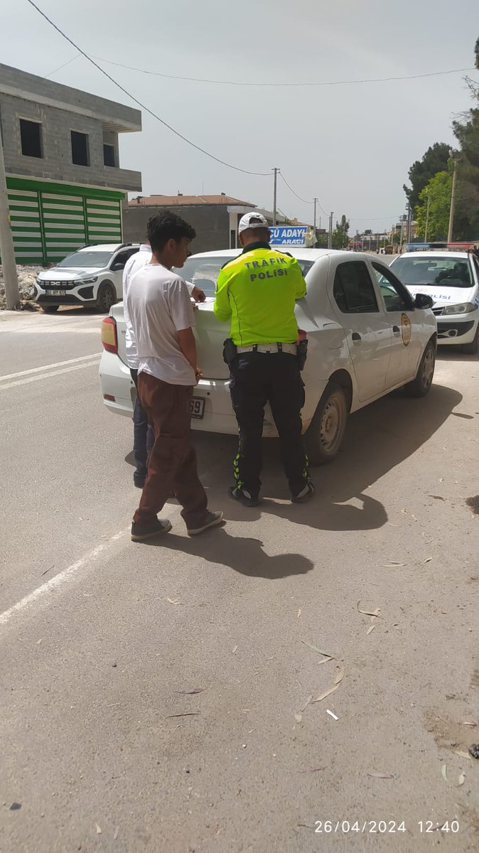 📌 Eyyübiye, Haliliye ve Karaköprü ilçelerimizde, 👮‍♂️ Trafik Denetleme Şube Müdürlüğümüzce, 📆 14-21 Mayıs tarihleri arasında; 🧑‍🧑‍🧒 Vatandaşlarımız yoğun olarak kullandığı güzergahlarda 🛂 Yapılan denetimlerde, 🛵🚗 9️⃣.1⃣9️⃣1⃣ Araç ve sürücüsü denetlenmiş kurallara