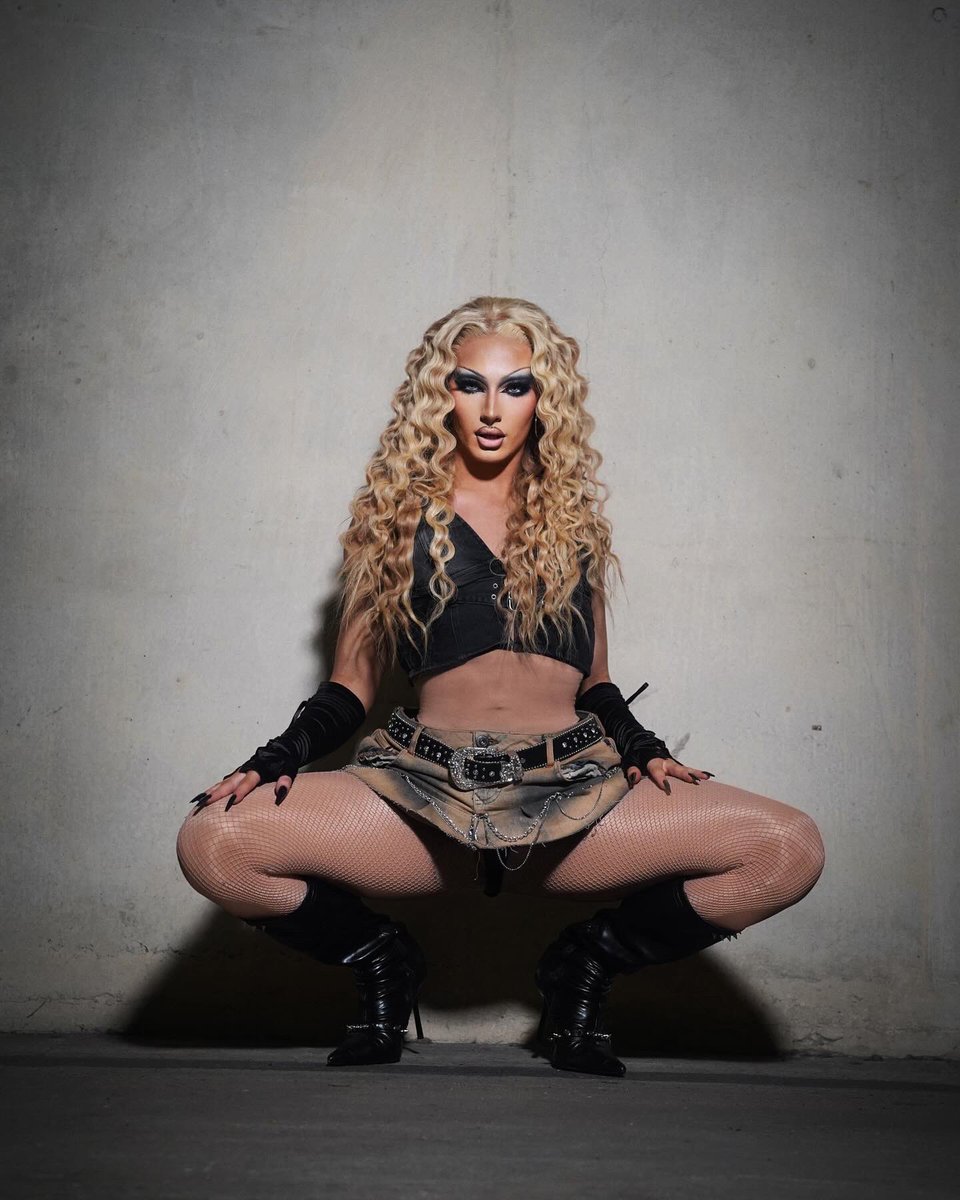 DeDeLicious tweet media