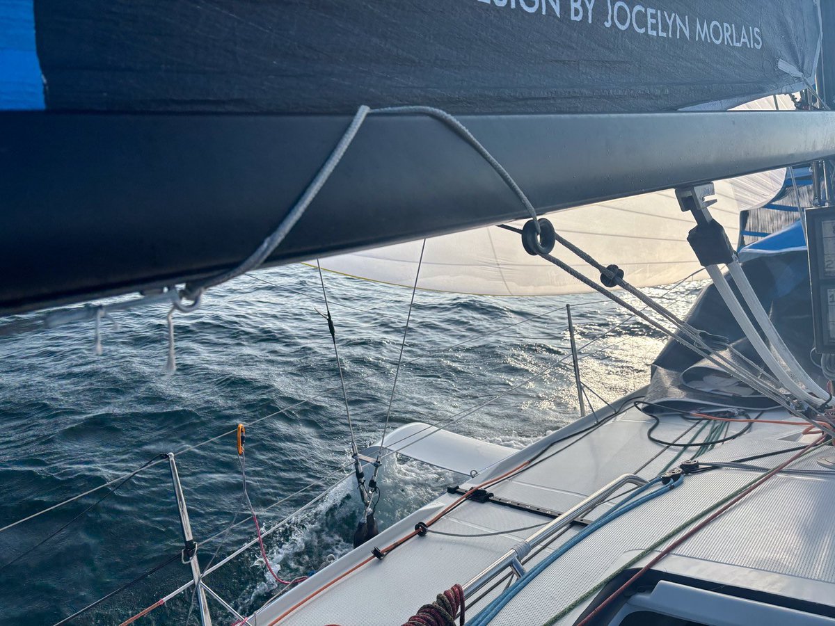 En direct du Trophée <a href="/bpgrandouest/">Banque Populaire Grand Ouest</a> by <a href="/UltimSailing/">Ultim Sailing - Organisateur de courses au large⛵</a> 🤳🏼

Pour suivre la course 👉🏼 ultimsailing.com/trophee-banque…