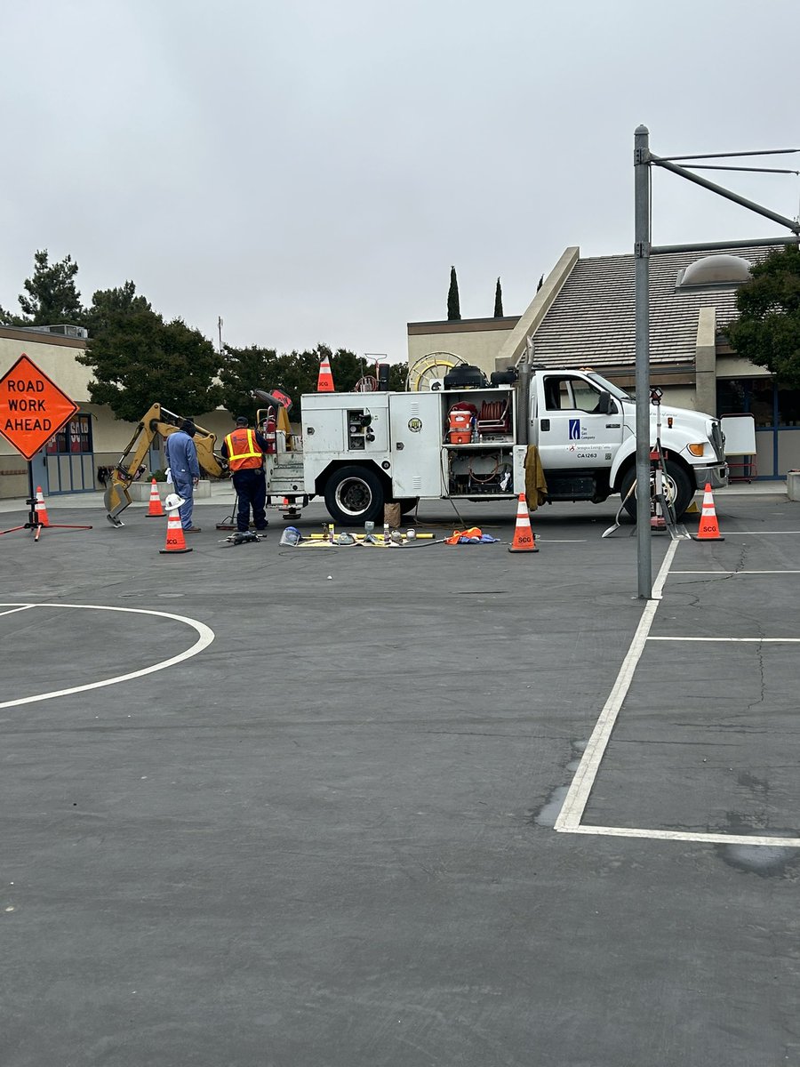 Yesterday, Officers from the Beaumont Police Department joined CalFire, SoCalGas and others for Career Day at Anna Hause Elementary School. It was a fun day, inspiring young minds to think about all of the career possibilities available to them as they grow older! 💫