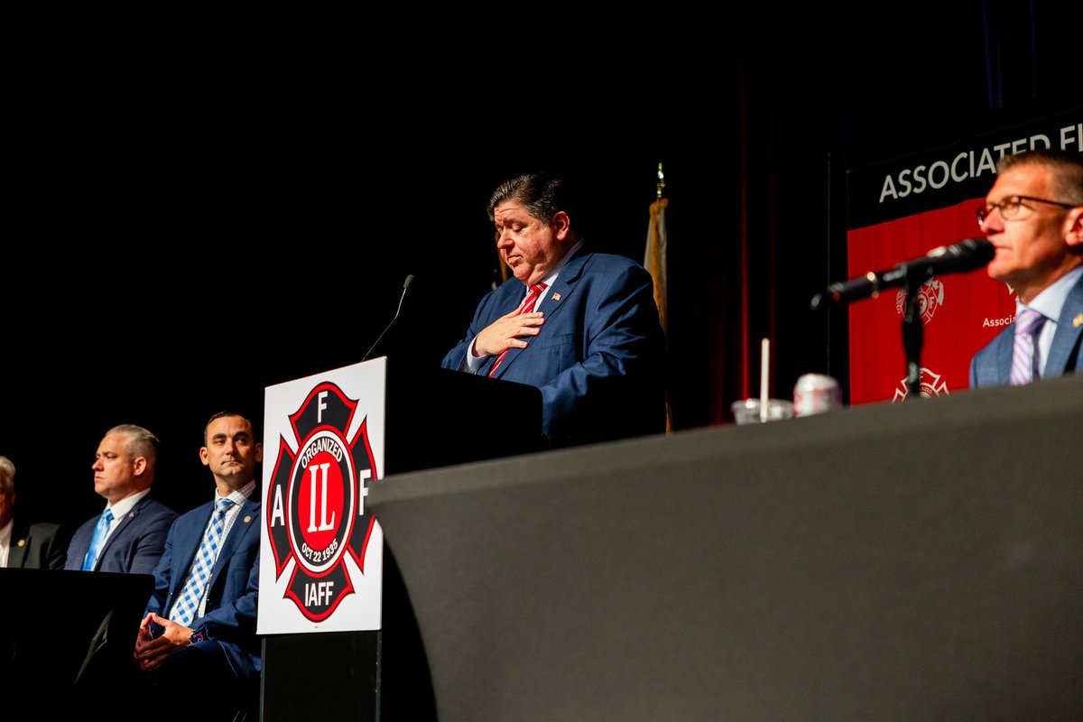 Thank you to @AFFI1935's 15,000 fire fighters who run toward danger and work around the clock to keep us all safe. I'm proud to stand with our fire fighters today and every day in Springfield. We've got your back like you've got ours.