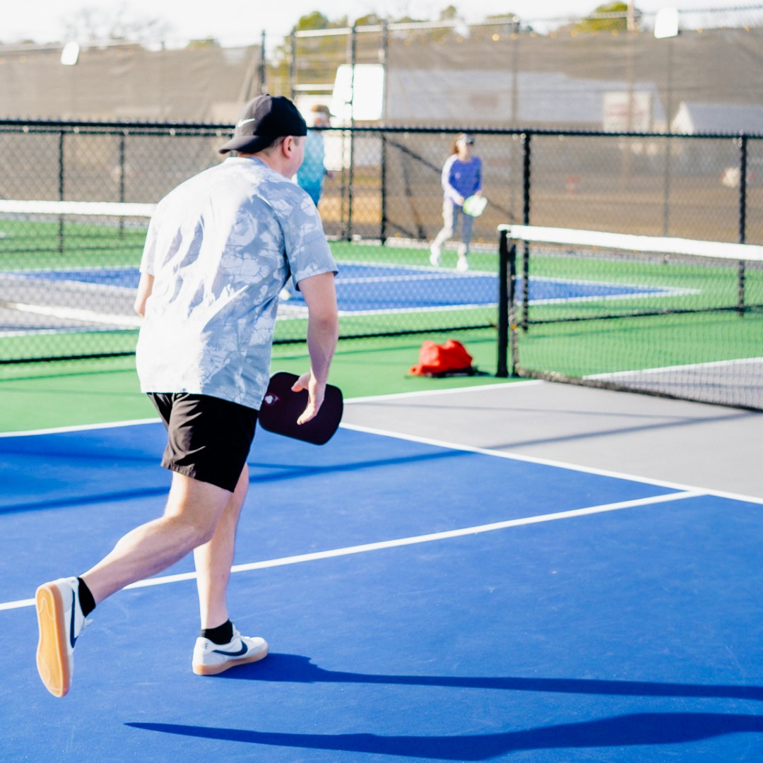 🏆 Keep up the #TupeloSpirit and join us outside for #NTTW2024! Top-notch traditional and non-traditional sports facilities, including our 12 brand-new 🥒pickleball courts🥒, open daily from 7 AM to 10 PM. 🔗 for more on National Travel and Tourism Week tupelo.net/blog/national-…