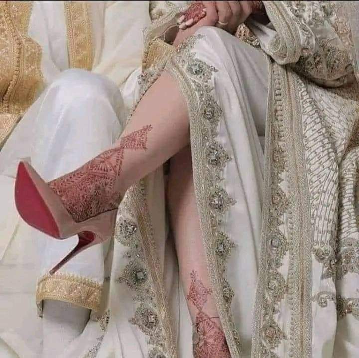 Noshi335899's tweet photo. ٹخنے کا دیدار کرا
لہنگا ذرا وہابی کر😍 https://t.co/1FeV8HTH19