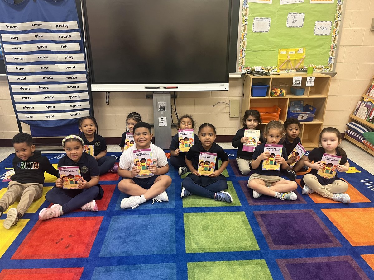 We continue with our Transition Tuesday Initiative. Each week, Pre-K students learn more towards their journey to Kindergarten. Today, Ms. Klimkowski’s students @MidtownSchool8 were read Kindergarten, Here We Come! and were gifted a copy to take home.😍