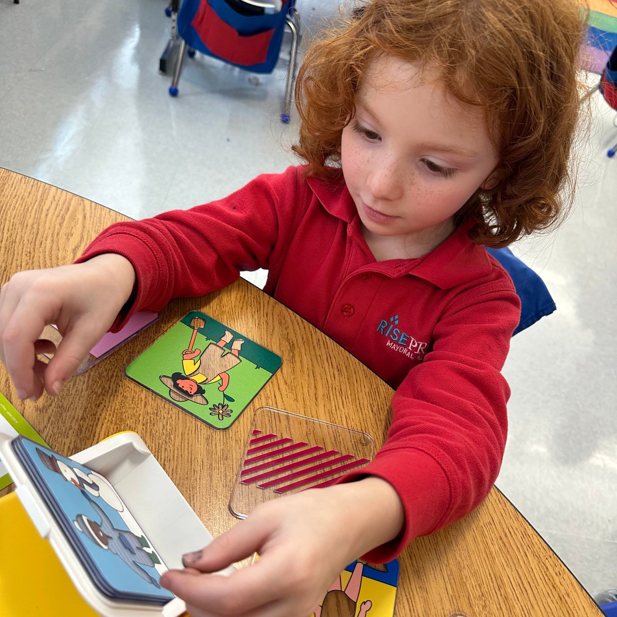 SmartGamesUSA's tweet photo. 🌦️ Embrace the unpredictable weather with our fun puzzle game! Experience 4 seasons in 1 day and help our figurines dress accordingly. But watch out for the dressing order – it's crucial!
#SmartGamesUSA #SmartWeek #Tryazon #SeasonsPuzzle #ToddlerChallenges #PlayItSMART https://t.co/obY3c24czQ