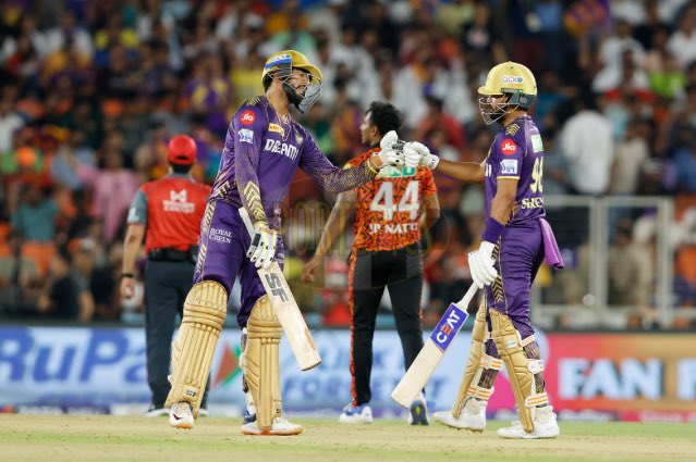 GautamGambhir's tweet image. Need a purple wave on May 26! Come on KKR fam! 💜💜