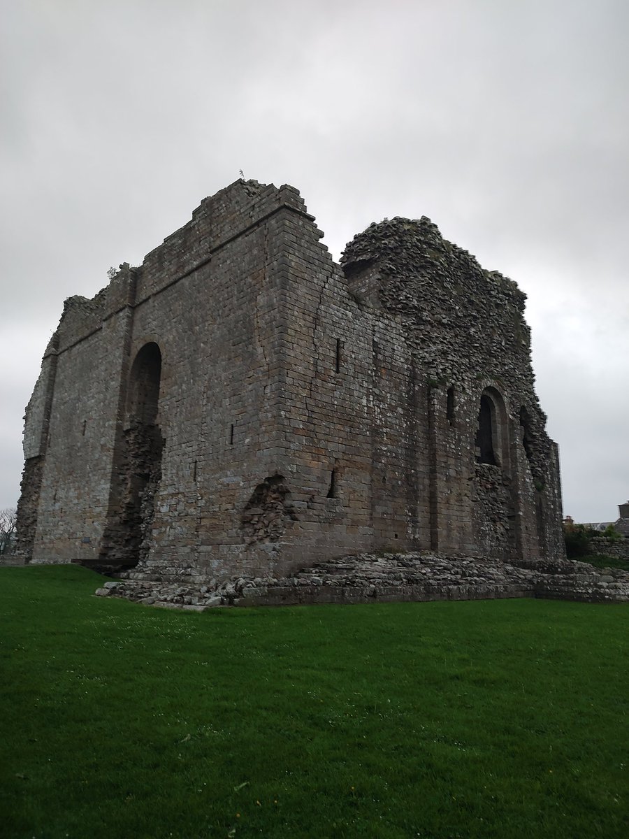 @castlehunteruk @RabyCastle #CountyDurham Bowes castle. ❤️