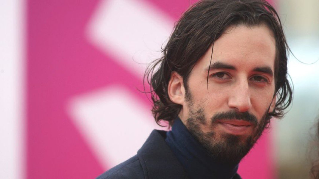 🚨🇫🇷 FLASH | Le rappeur Lomepal est visé par une troisième plainte pour viol. Une jeune femme l'accuse de l'avoir violée alors qu'elle était endormie, ainsi que de lui avoir imposé un rapport anal malgré ses refus. (Mediapart)