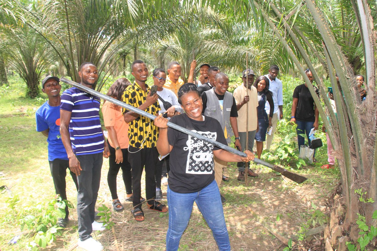 Solidaridad_wa's tweet image. Solidaridad has trained 32 community facilitators in #oilpalm best management practices, community entry methods, gender &amp;amp; social inclusion, and #VSLA operations, under #NISCOPS in Nigeria. NI-SCOPS is funded by @NLNetherlands &amp;amp; @FCDOGovUK.