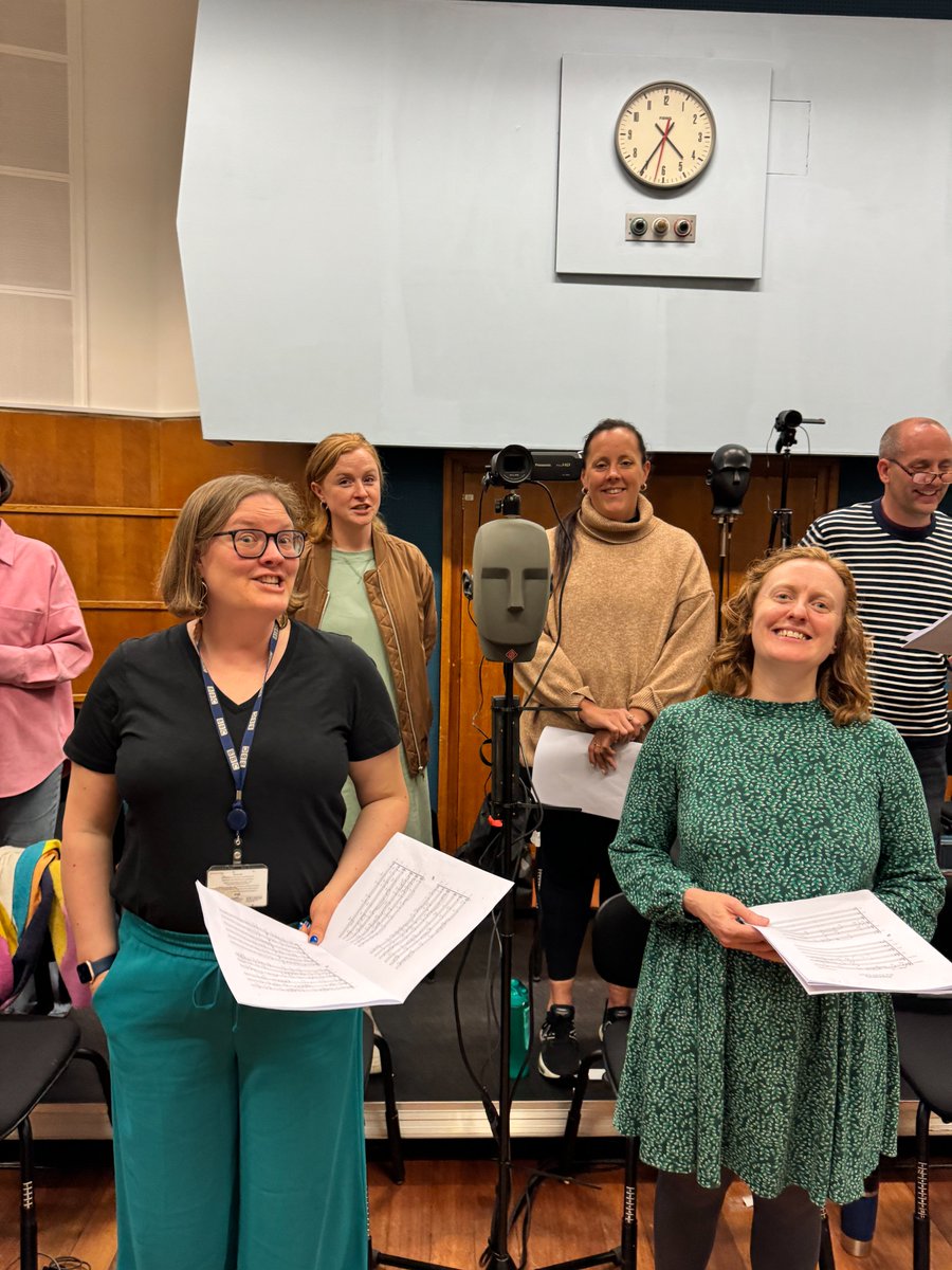 BBCSingers's tweet photo. We're standing by to sing with you from Maida Vale Studios!

Are you joining our virtual choir tonight? There's still time to sign up to the @UniOfYork SAFFIRE app to sing and record part of a new work by @RGCWbaritone with us. We start at 7.30PM ⏰

Info: https://t.co/A0Ueh52nOW https://t.co/9nh8FRlO5W
