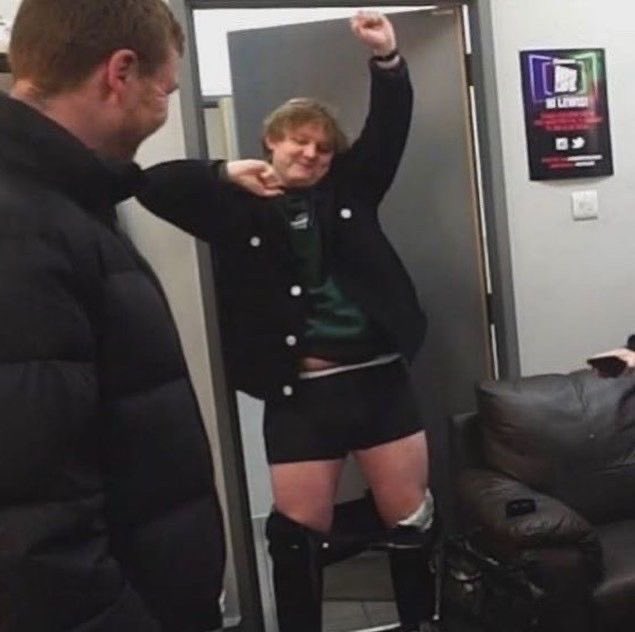 phlovescapaldi's tweet image. Raise your hand if you miss Lewis! 🙌🏽