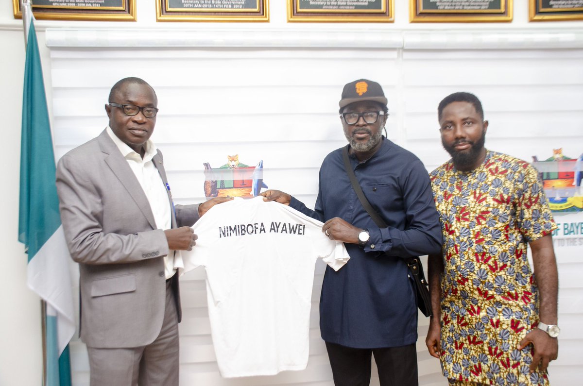 NimibofaAyawei's tweet photo. Today, I received a courtesy visit in my office from the organizers of the Bayelsa Kids U-14 football tournament, led by its Coordinator Mr Ada Gwegwe. They kindly presented me with a tournament jersey and honored me as the Special Guest of Honor for the upcoming finals, scheduled to take place on May 27th, 2024, in celebration of Children's Day. I'm grateful for the recognition and look forward to supporting this wonderful initiative.

~PNA