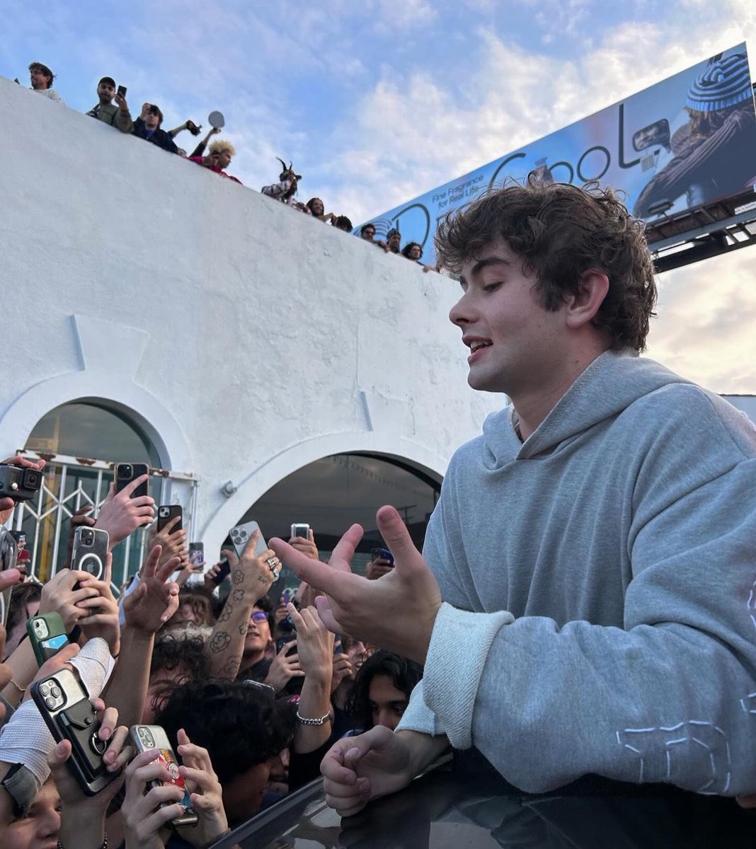 notbobbalam's tweet photo. Ian surpasses 1 Million monthly listeners on Spotify https://t.co/gvJ4jB1HAW