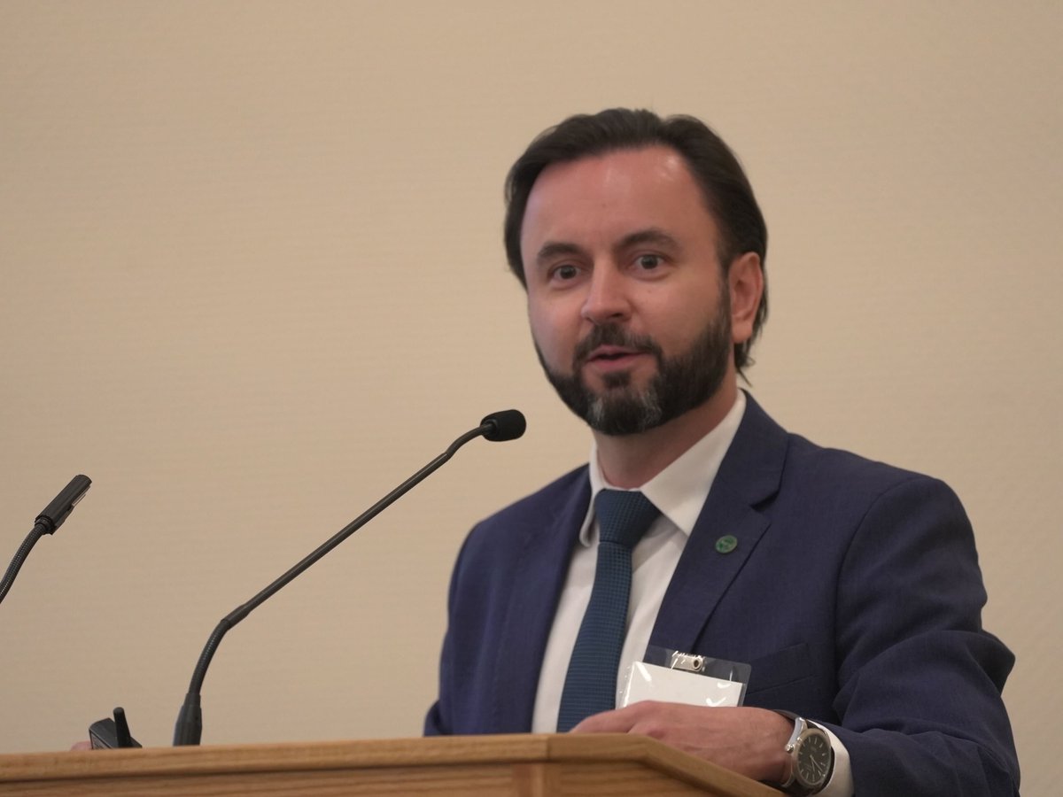 UCDavisCLEAR's tweet photo. International perspectives on livestock methane led by @ErmiasKebreab. 🗣️

Dr. Bruno Brasil from 🇧🇷 Ministry of Ag &amp; Livestock, @hazelcostigan at @teagasc &amp; Dr. John Roche at @MPI_NZ share diverse approaches &amp; unique challenges faced in different regions.

#methanereductionsummit https://t.co/PMhwCMq4hS