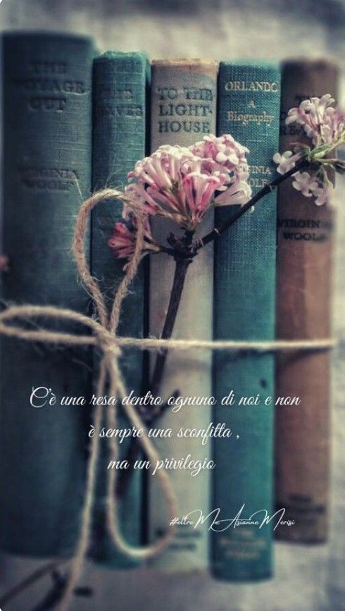 Una Casa Editrice mi ha proposto di scrivere per Essa. Ho già un lavoro impegnativo, dovrei scrivere nei ritagli di tempo o nottetempo... Voi che dite, accetto? #alloStessoTempo lavorare e scrivere @UnTemaAlGiorno