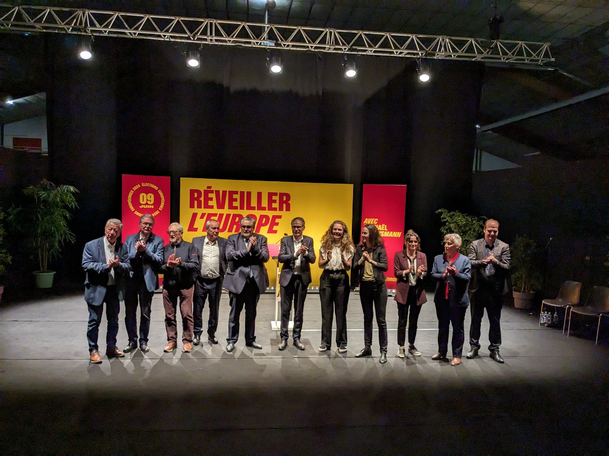 PSCournon's tweet photo. Mardi dernier, Meeting @ReveillerEurope 🇪🇺 avec @ChloeRidel, @Sybille__Dvlz et @faureolivier à Cournon-d'Auvergne 

Plus de 200 personnes et élus locaux sont venus soutenir les candidats présents 👏. Le 9 juin avec @rglucks1, on réveille l'Europe 🌹 ! https://t.co/0KdyEwopgz