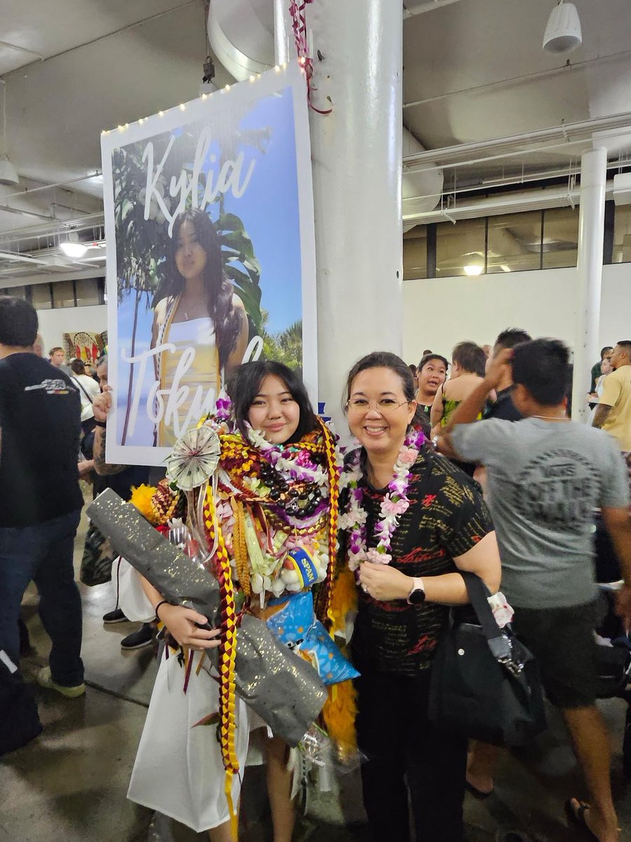 RepJillTokuda's tweet photo. What better way to kick off graduation season than joining my Alma Mater, #CastleHighSchool, in celebrating our Class of 2024 Knights — including my niece! Congratulations to all the graduates across the state and best wishes in your future endeavors. https://t.co/q8Auu7t4FR