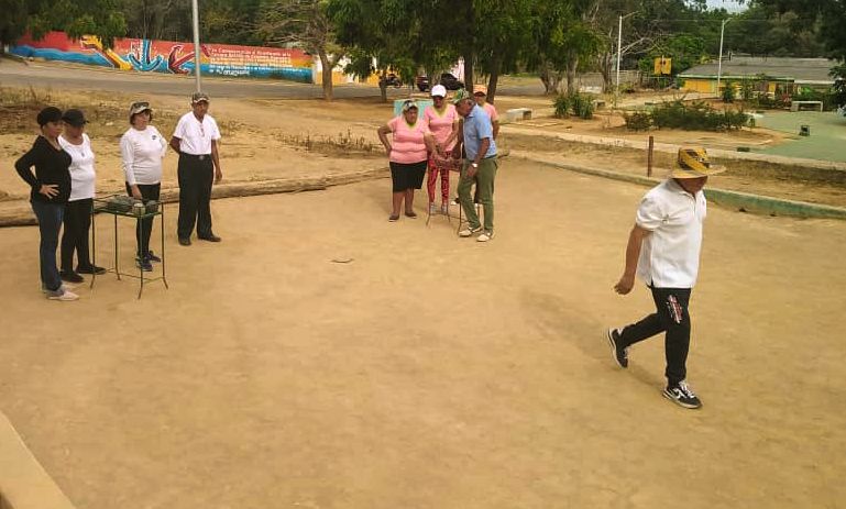 El equipo de bolas criollas del Ipasme Puerto Cumarebo Campeón en el marco de la semana del adulto mayor. @_LaAvanzadora @IpasmeOficial @cdcefalcon @MarelysCastroR @Vclarckb @NicolasMaduro