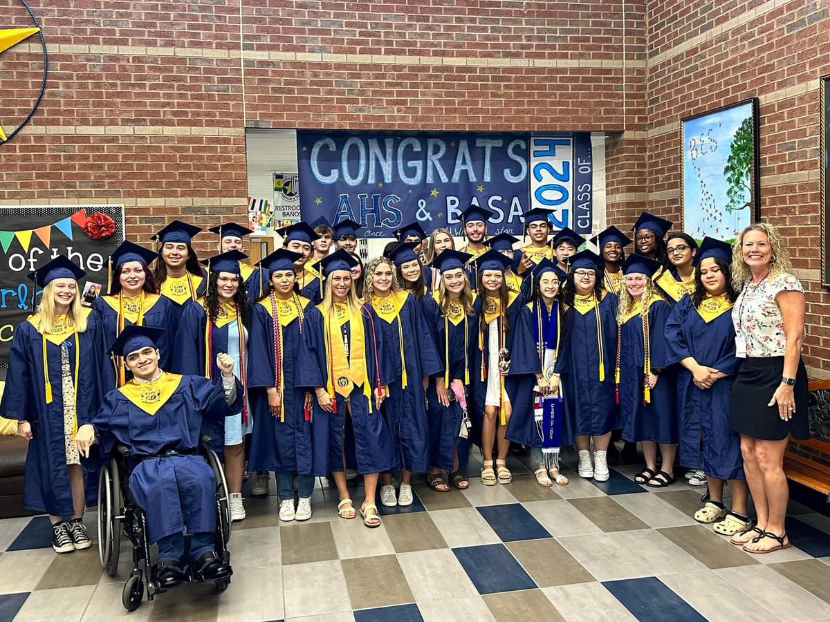 Proud of these seniors! Former Stars who have my heart! #onceastaralwaysastar⭐️