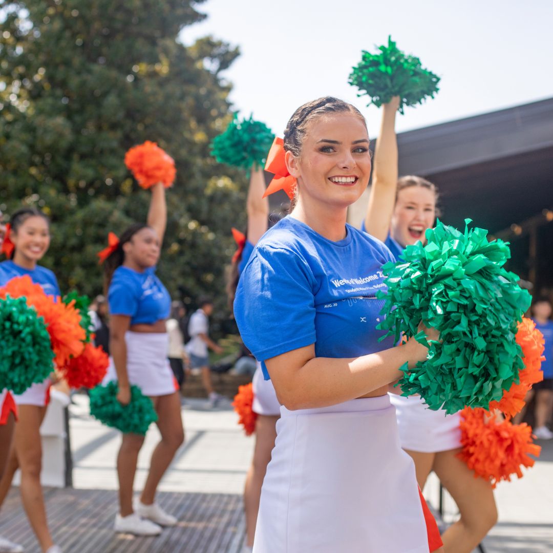 FutureComets's tweet image. #FutureComet! We are so excited to have you join us on campus this fall! The Freshman Year Experience offers orientation, Comet Camp, and Weeks of Welcome. Our Student Affairs division is dedicated to making your time on campus engaging and fulfilling
bit.ly/m/utd-next-ste…