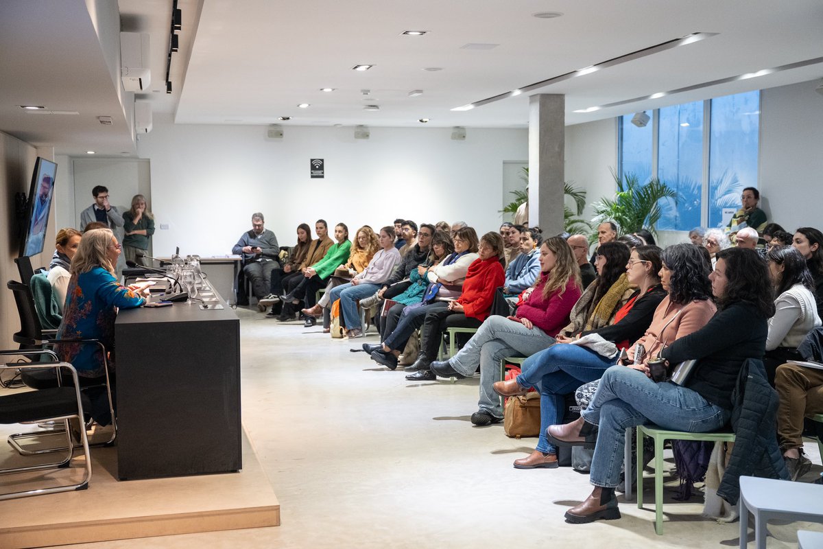 Se llevó adelante en el Espacio Colabora la presentación del libro “Los nietos te cuentan cómo fue “ a cargo de sus autoras Mariana Zaffaroni y Analía Argento. La actividad fue una gran instancia para dialogar y reflexionar entre todos y todas.