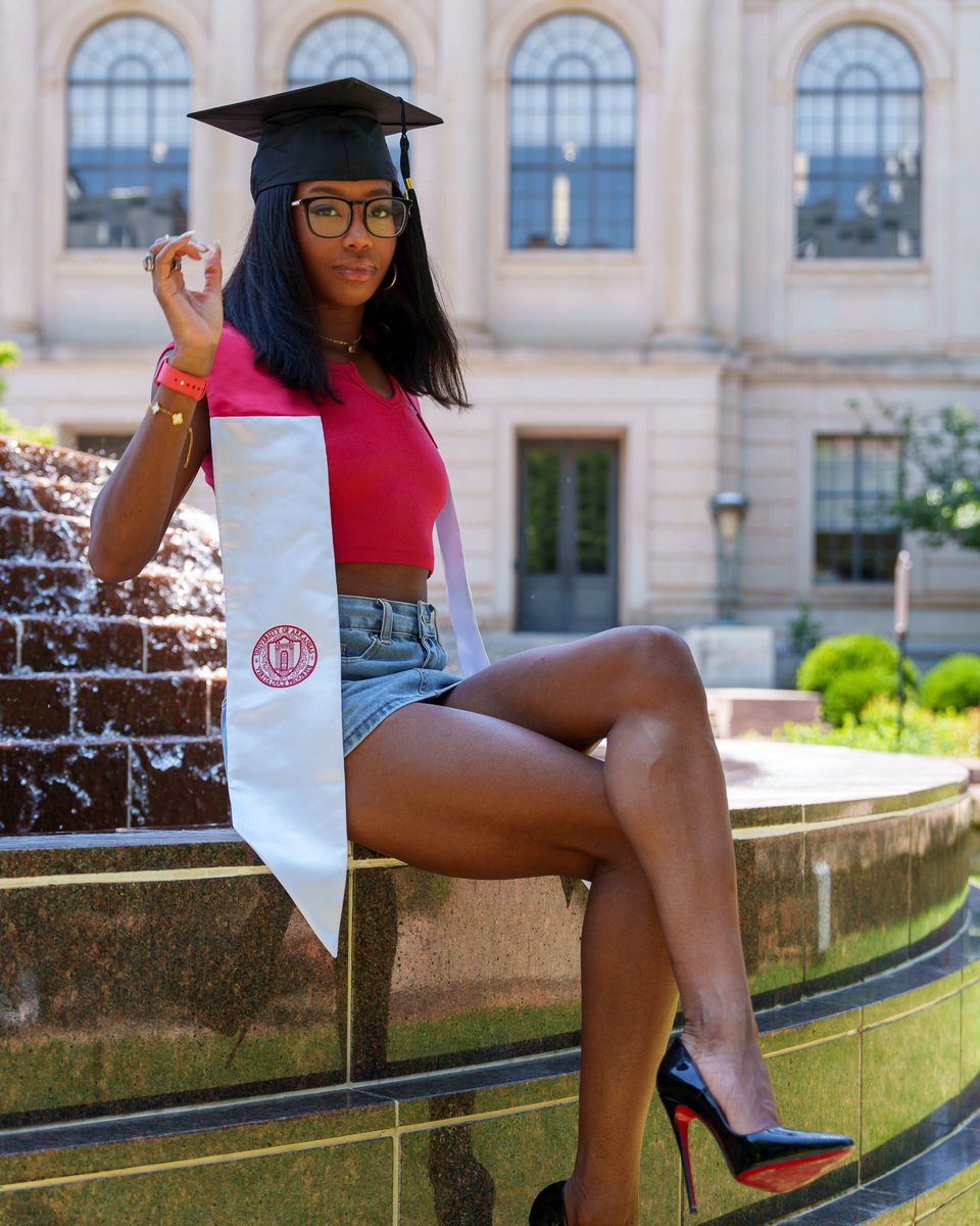 brittonwilsonn's tweet image. round 2 of officially being just an athlete 🎓🤭🤍🥂 #graduation24