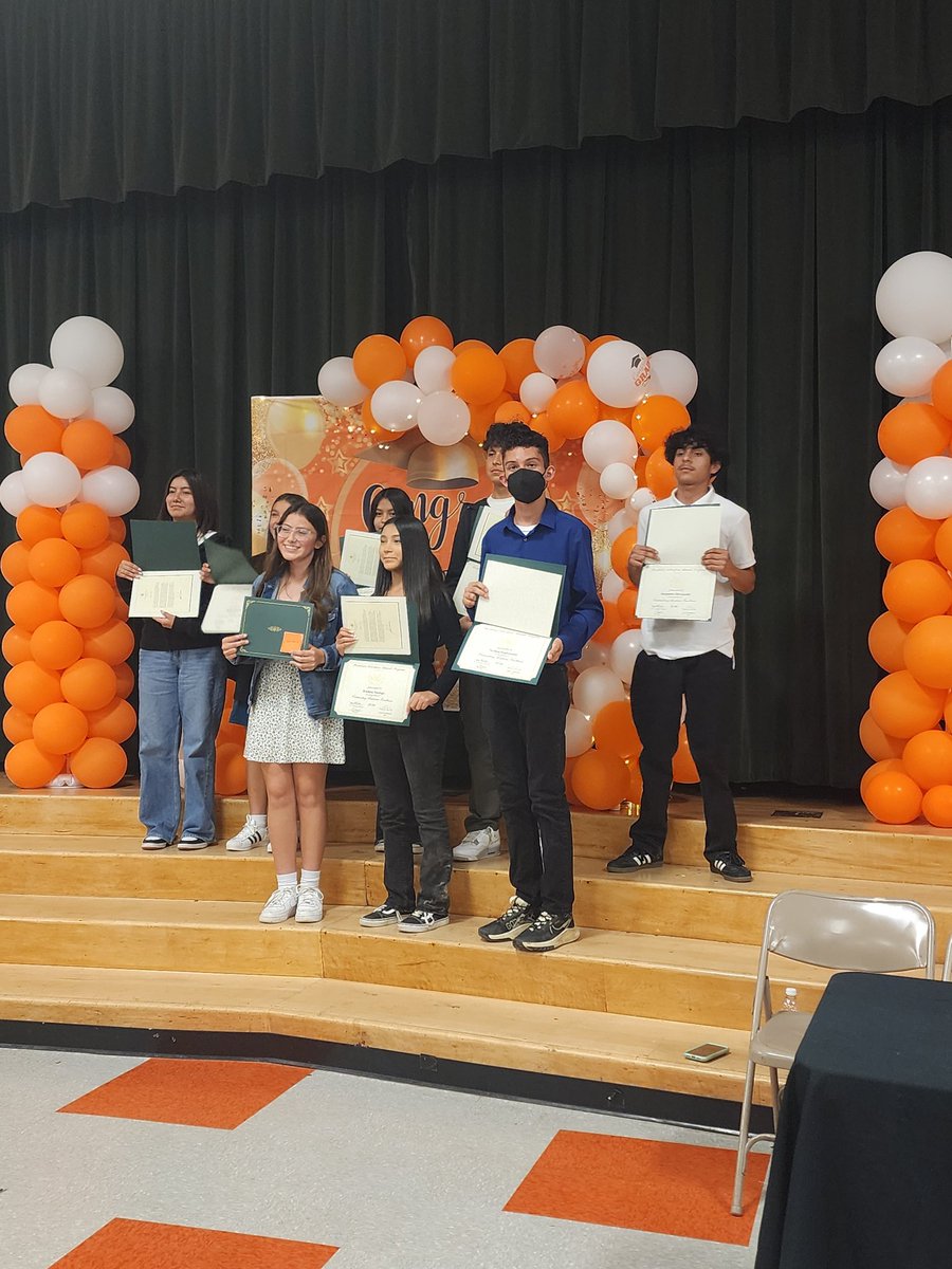 8th Gr Awards Night with the @OcelotsOgms Congrats to our leadership students, student scholars, and scholar athletes! TY to teachers, counselors, office staff, aides, custodial team, and admins for making this another great year! #ProudtobeHLPUSD @SuptDrJimenez @AsstSupt_Isiah