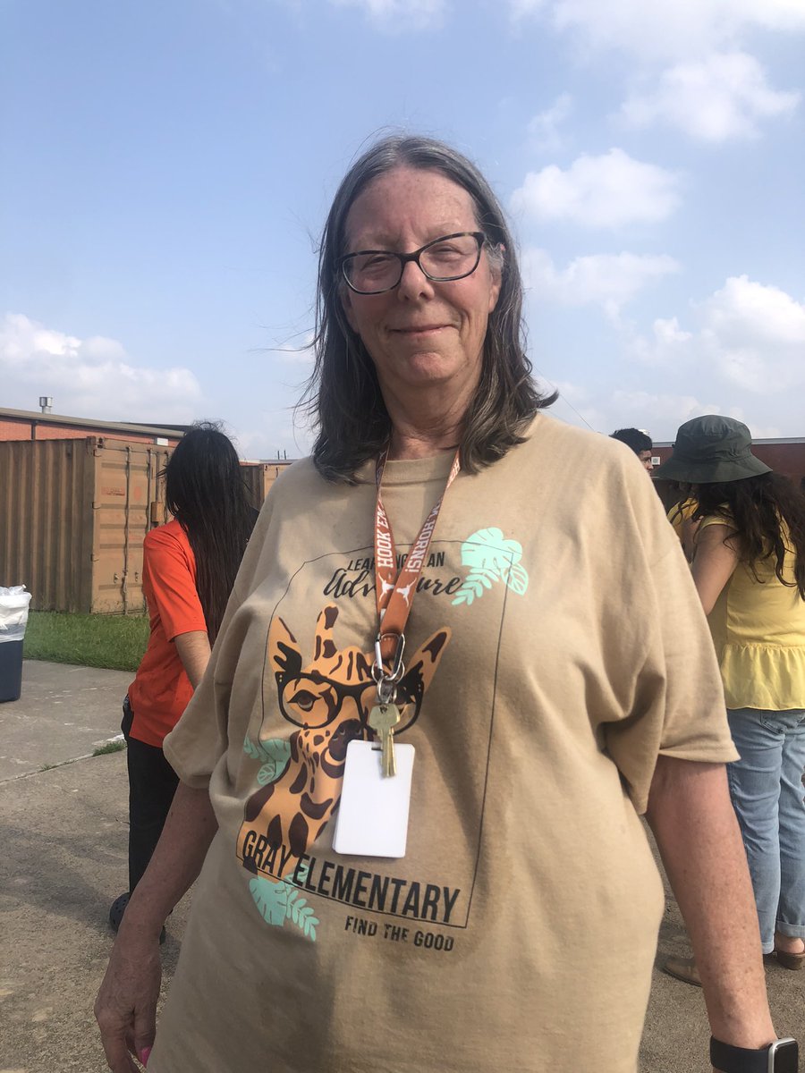 kbooks2017's tweet image. #myaldine #StovallMiddle supports as #GrayElementary says goodbye