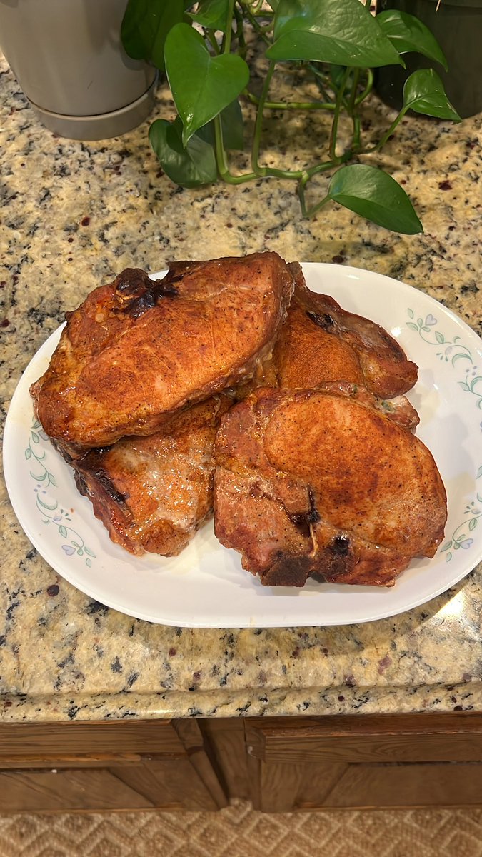 @estes_jeffrey @Bayou_Dawg @chadmask_msu @lounge_dawg @RedHailState @PitBossGrills @HowToBBQRight @d1baseball @rickybaw @HailStateBB Cooked up those stuffed pork chops.