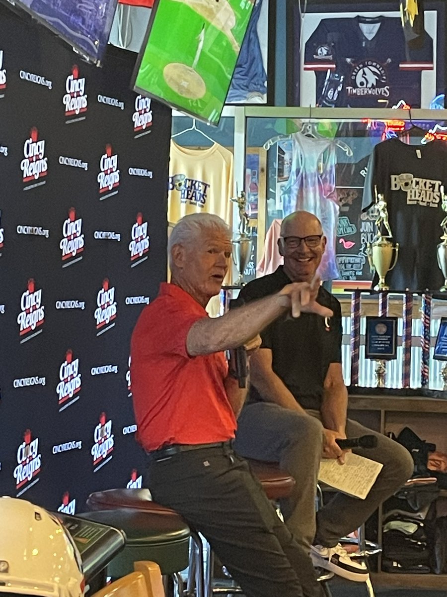 Traci Theis tweet media