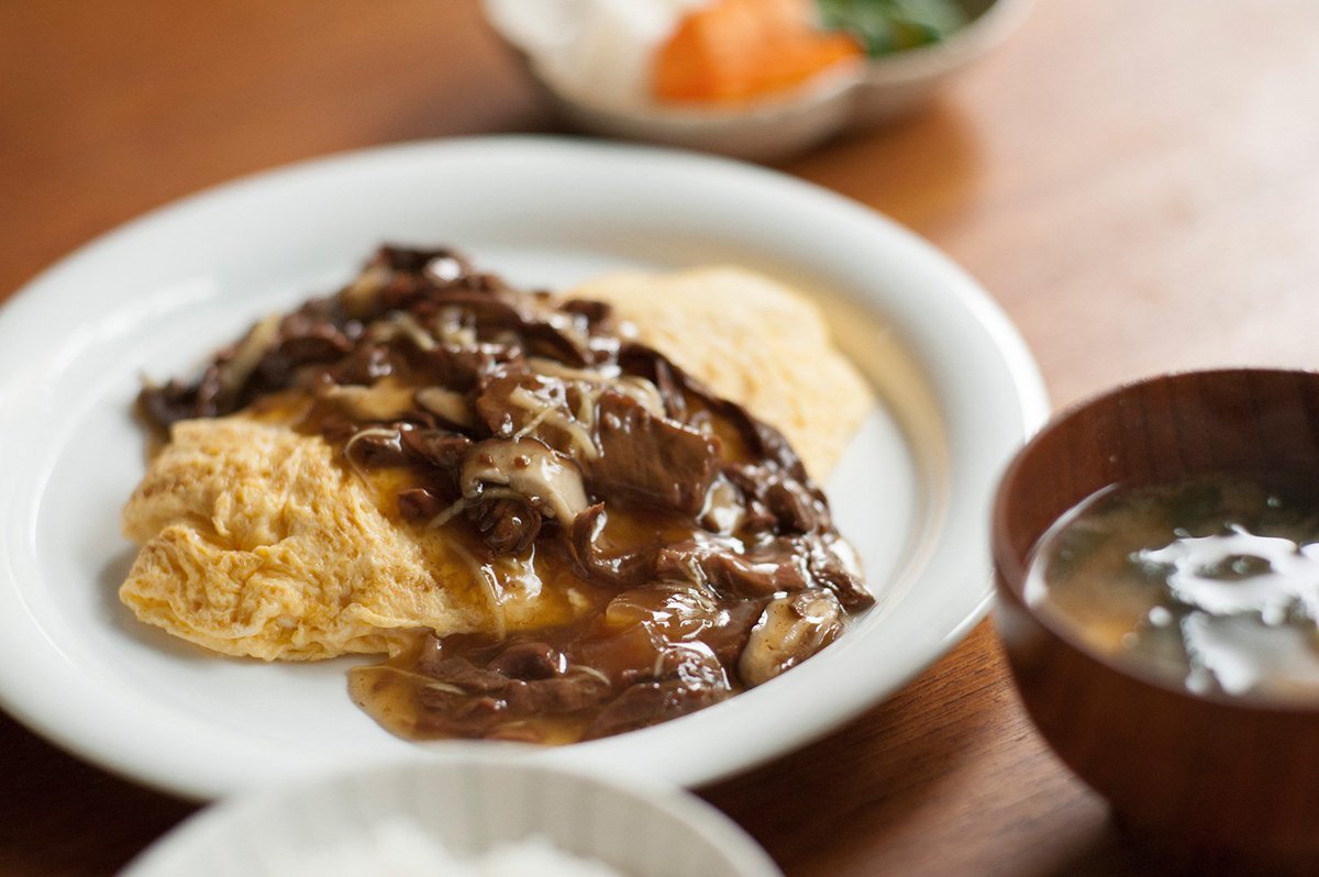 今日は #たまご料理 の日🥚🐔 とうことで『鯨の大和煮あんの卵焼き』が通ります おはようございます🐋 🍳レシピ kinoya.co.jp/recipe/001/