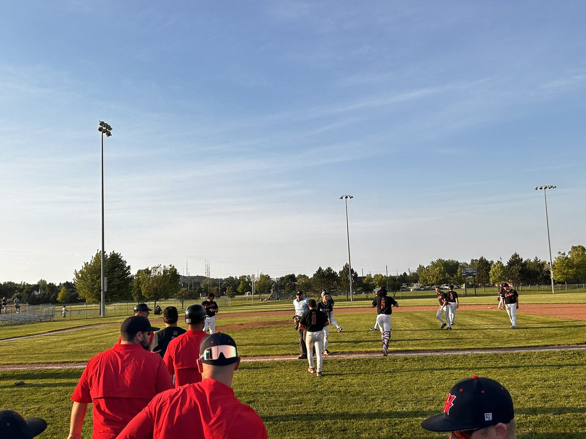 The CADETS win! Baseball @HiltonVBaseball defeats Brighton 13-5 and will move on to the semifinal round vs the winner of Victor/Spencerport on Thursday. #GoCadets ⚾️🍎