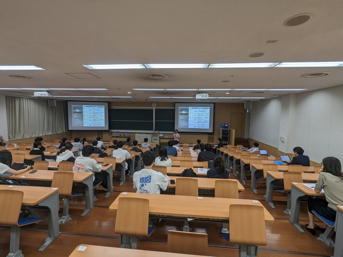 tochigitic's tweet photo. 地域枠等の皆さんとの意見交換の様子はこちらです。
直接交流できるチャンスということで、医師を志した理由など、様々お話いただきました🎵 https://t.co/BmyXjLt21u