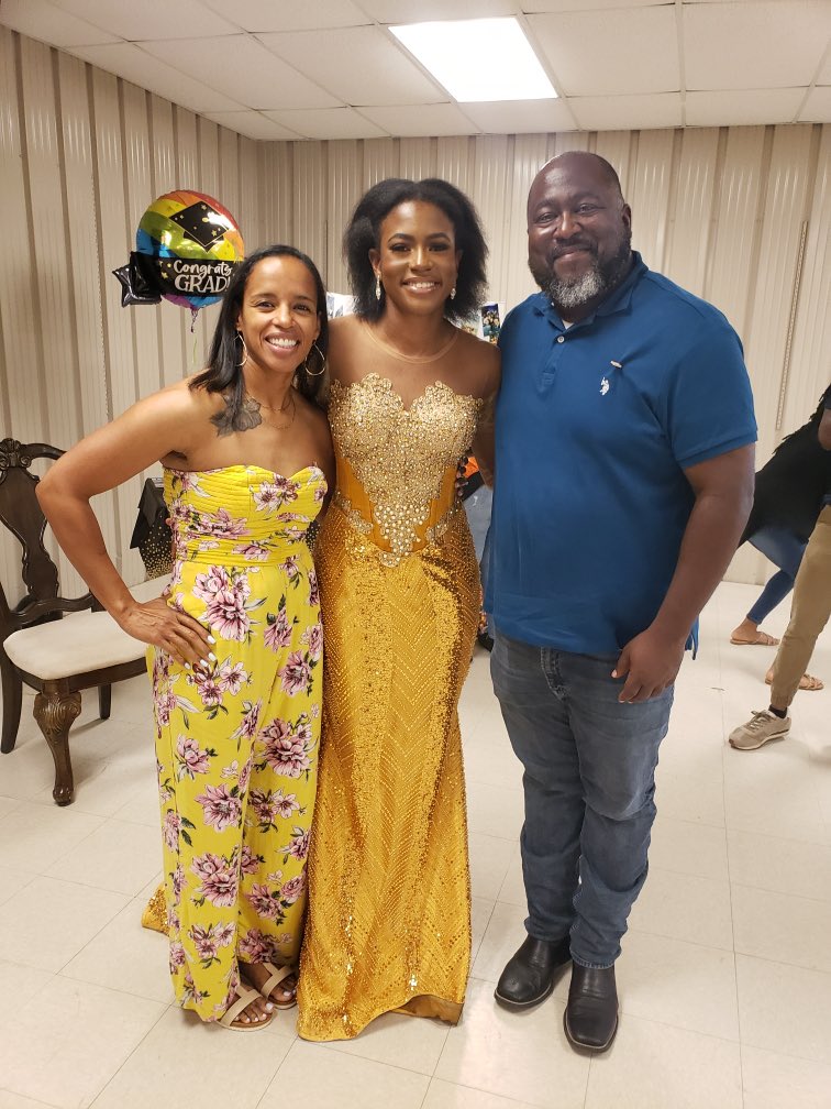 Congratulations to <a href="/Joan_Osho/">Joan Osho</a> for being awarded 2nd Team Academic All-State for Girls Track by <a href="/THSCAcoaches/">THSCA</a> 🙌🏽 Joan finished no. 5️⃣ in her class and will be studying Public Health at The University of Texas in the fall!🤘🏽We wish her continued success on all her future endeavors!