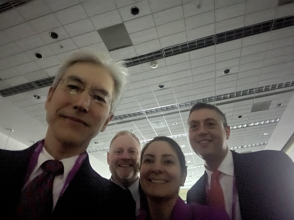PaulYKwo's tweet image. Turning out the lights at DDW at the last session on inpatient Liver Consults Great discussions on hepatic complications of BMT, surgery in patients with liver disease, hbv reactivation and post Whipple complications @AASLDtweets @AmerGastroAssn 