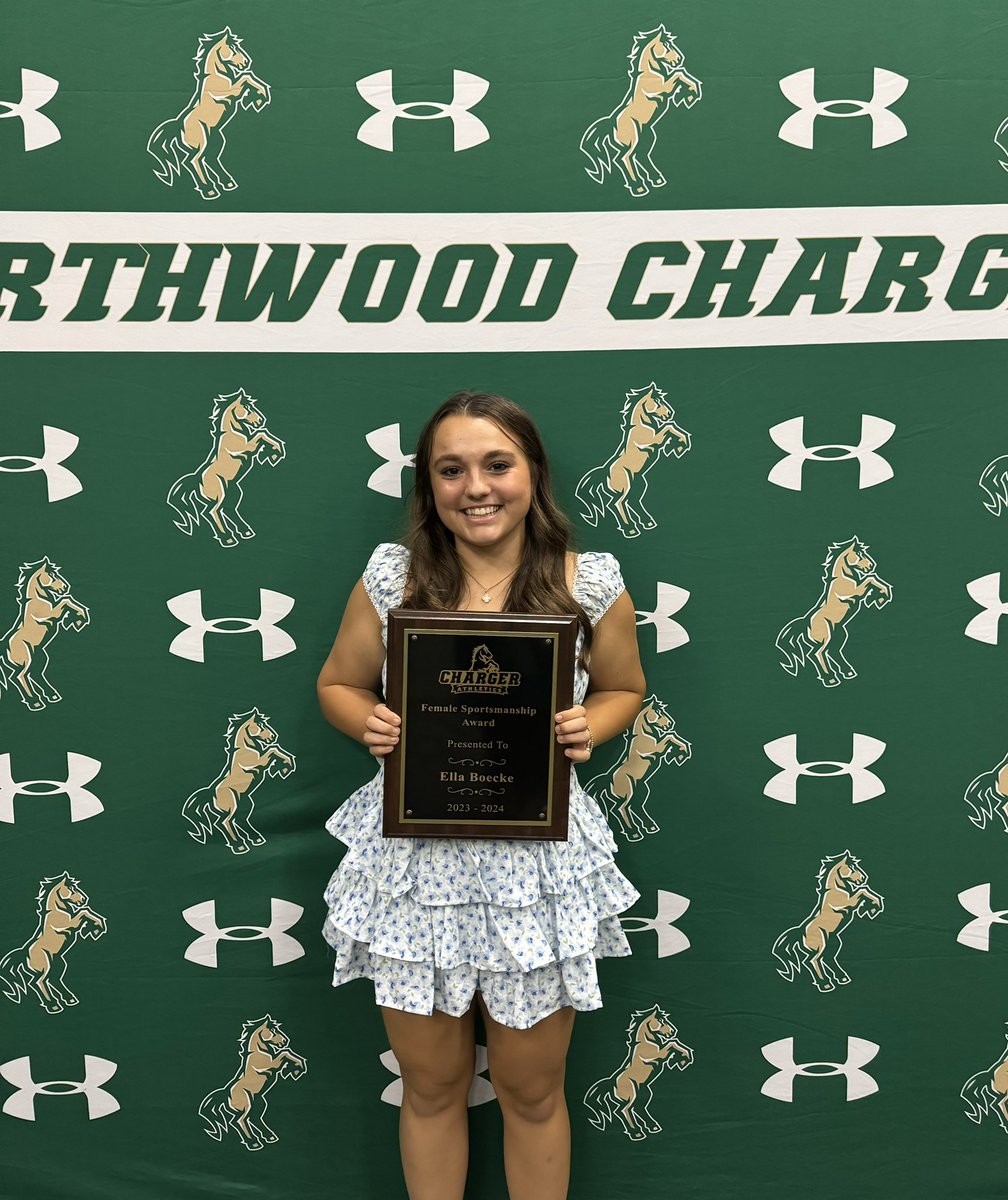 NHSChargers's tweet photo. Ella Boecke receives the Female Sportsmanship Award. Congratulations Ella! @ChargerAthletes https://t.co/eN9yHWriQj