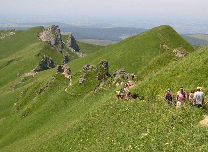 Auvergne : Les conflits générés par la pratique de la randonnée dlvr.it/T7CjSt
