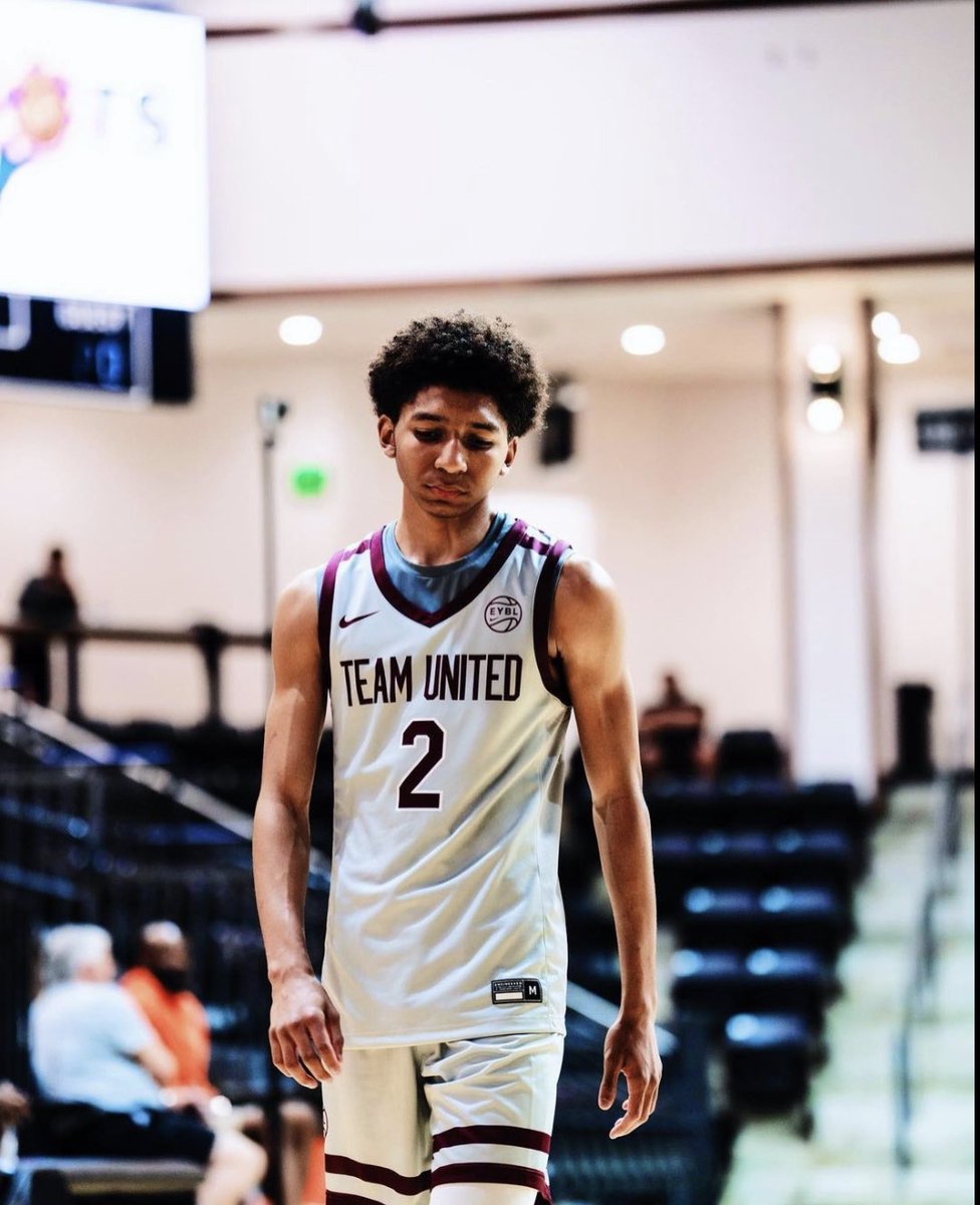 Top 5 PG @madman_320 in NC 2025 Class, won a state championship with @greeniesports, averaged 15 PPG over the weekend with @teamunitedhoops on the EYBL Circuit and picked up his first offer from Hampton. #BIGSHOTS