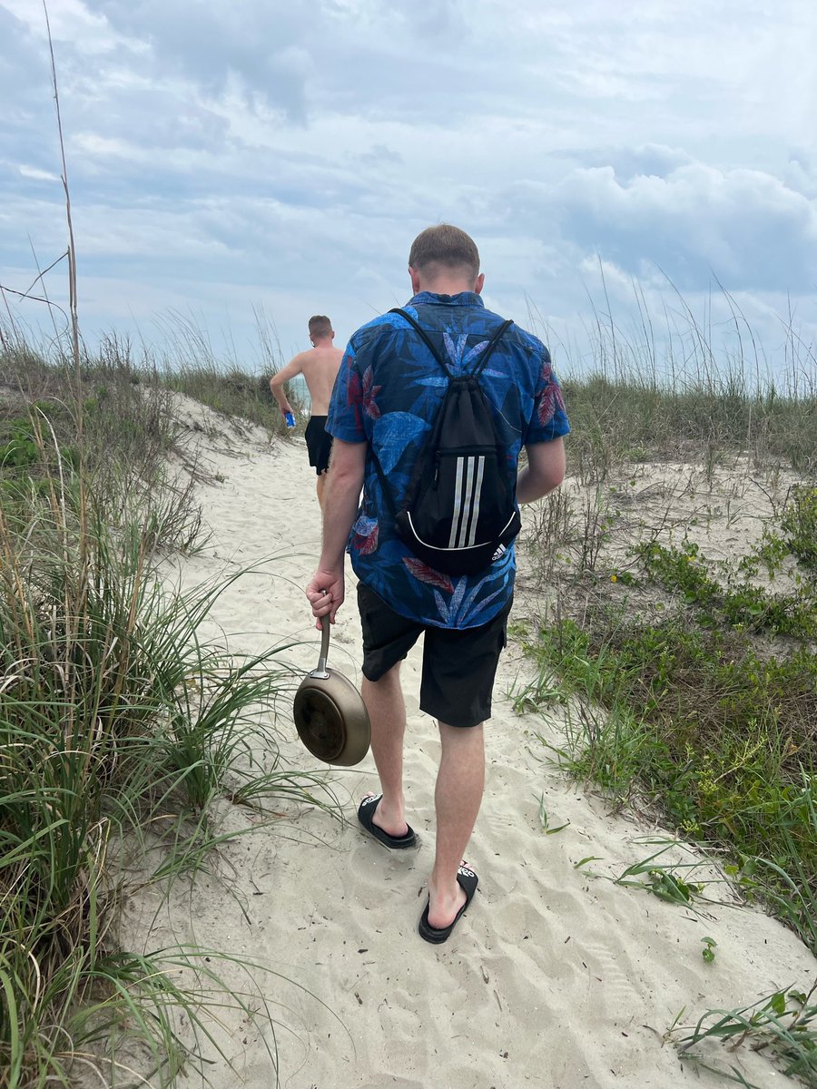 vicious1vp's tweet photo. I went on a pan adventure this weekend. I lost a game at the bachelor party I was at and had to take a pan everywhere I went that day. Cant even count the amount of pictures that were getting taken of me and weird looks I got. #panman #southcarolina https://t.co/FJMokNAeXR