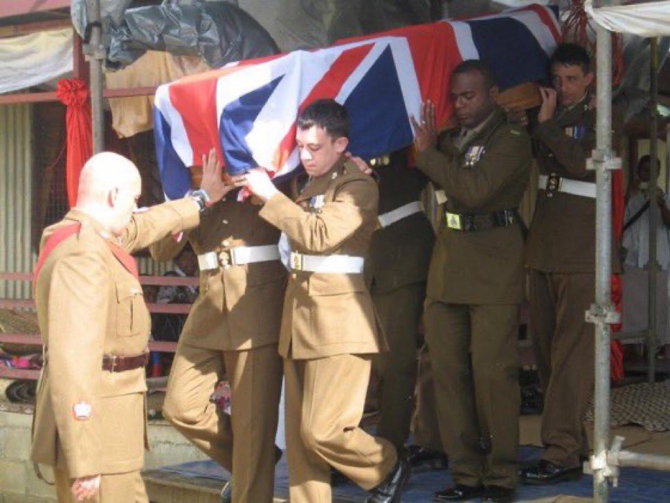 150G512XD's tweet photo. Petero’s funeral 😢💔

Thank you for your service Petero ❤️

Lest we forget 🇬🇧 https://t.co/brkZZYh3Vi