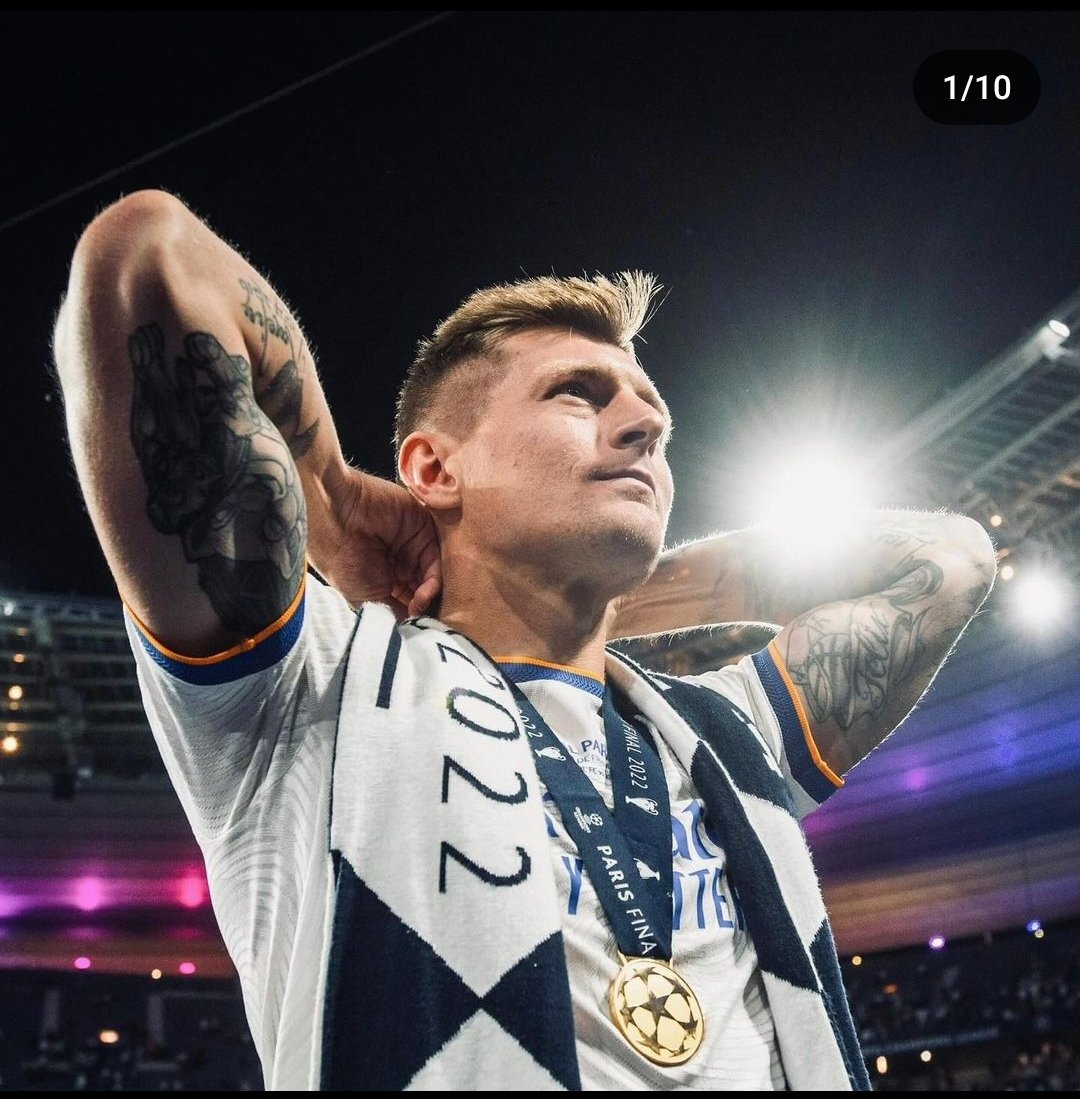 Toni Kross ogłosił zakończenie kariery w wieku 34 lat. Na Euro zobaczymy go poraz ostatni w profesjonalnej piłce. Został wielką legendą Realu Madryt i napewno ta wiadomość jest bolesna dla fanów królewskich