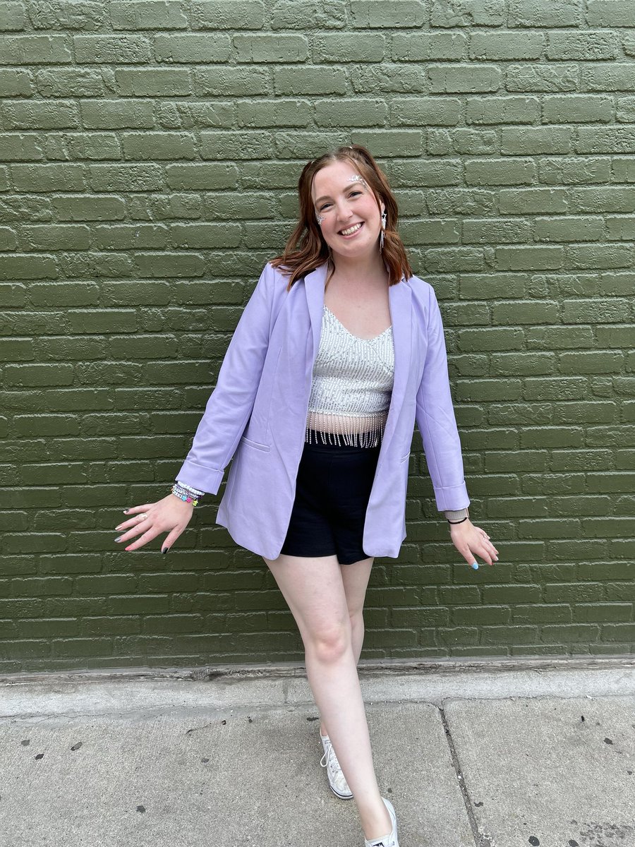 lf_murray's tweet photo. @shimmeringtay13 I just went sparkly, comfy, and generally purple for speak now/lavender haze/etc.! https://t.co/BmJK7ccxZ0
