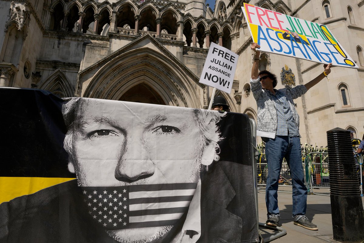 Garantizan a #JulianAssange que no lo condenarán a muerte El fundador de @wikileaks obtuvo ayer una victoria en la batalla contra su extradición de Reino Unido a Estados Unidos después de que el Tribunal Superior de Londres le concedió permiso para apelar jornada.com.mx/2024/05/21/mun…