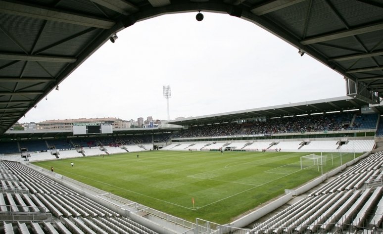 javisofar's tweet photo. Ojala vuelva este estadio a primera, es nuestro Craven Cottage. https://t.co/PxjXcIXPWw