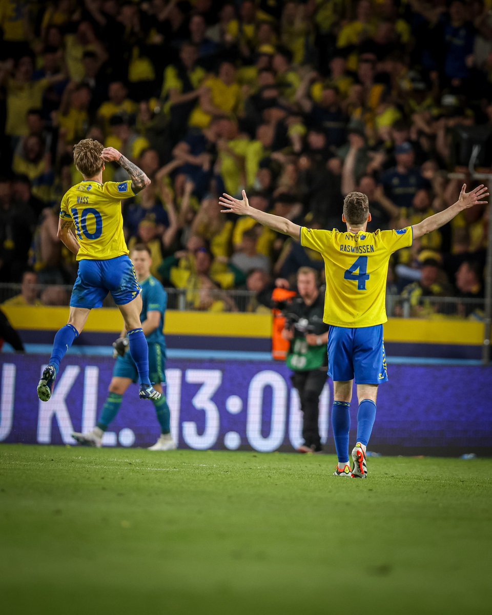 TreyBIF's tweet photo. Den her uge er startet helt perfekt ! 💛💙 #brøndby #sldk https://t.co/CSOZzkbCzG